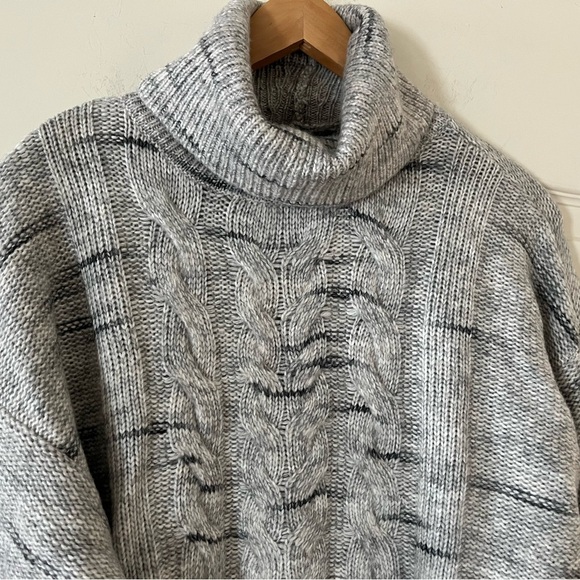 Sanctuary Acrylic Blend Gray Cable Knot Turtleneck Sweater Women’s size Small - Picture 5 of 15